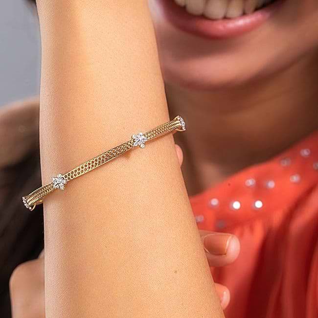 Diamond bracelet caratlane on sale