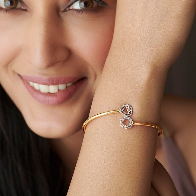 Amour bangle bracelet top