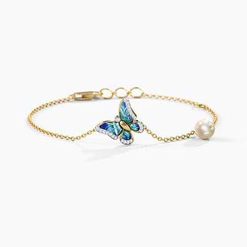 Delicate Flutter Pearl Bracelet