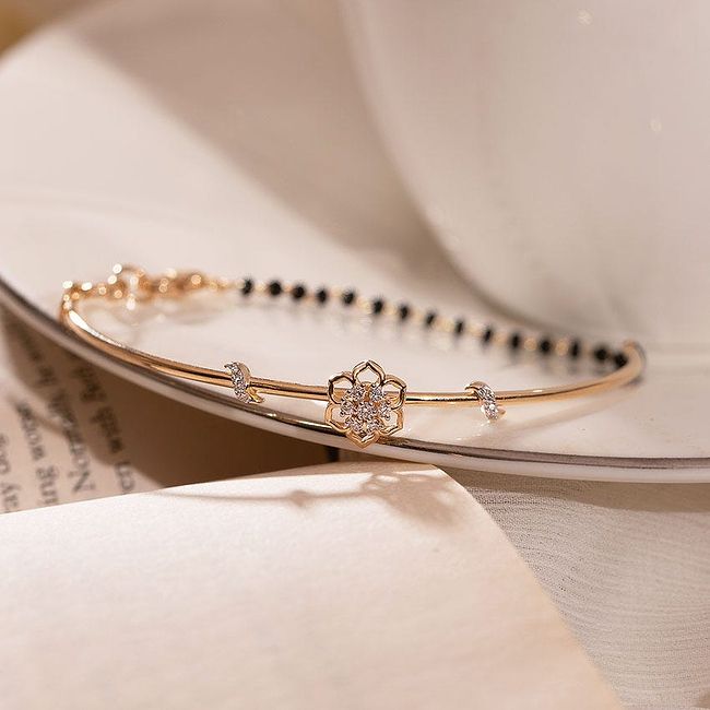 Diamond bracelet caratlane on sale