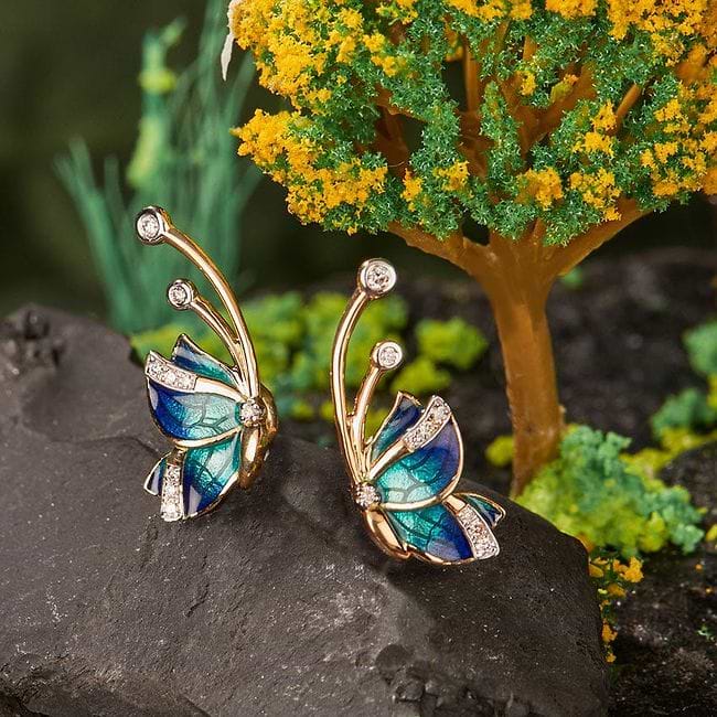 Caratlane hotsell butterfly earrings