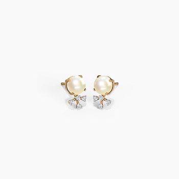Zoe Pearl Stud Earrings