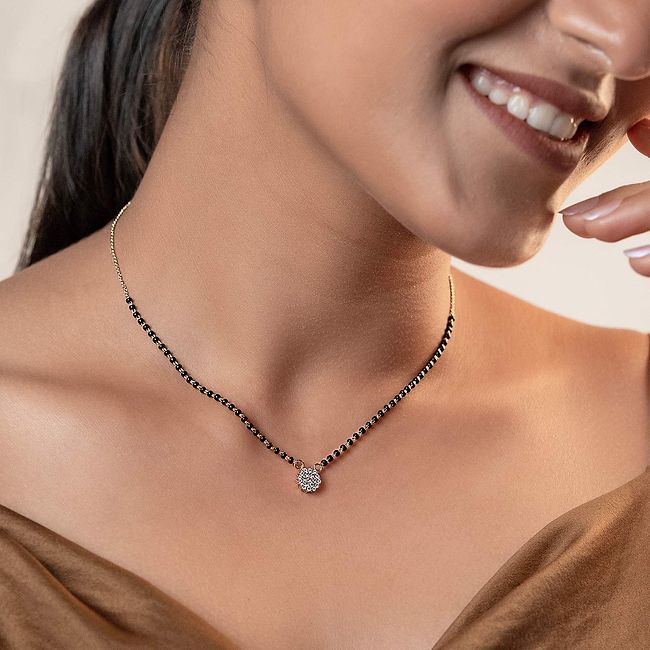 Lisa Nik 18k White Gold Diamond Smile Necklace | Lyst