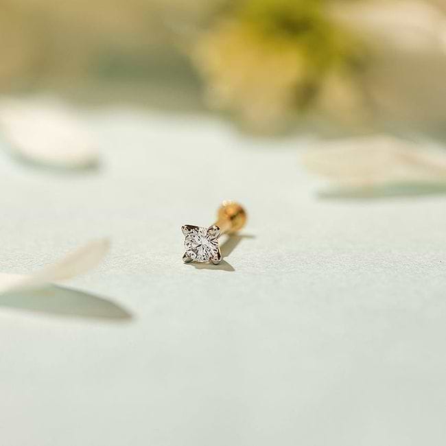 Diamond nose pin online shopping discount