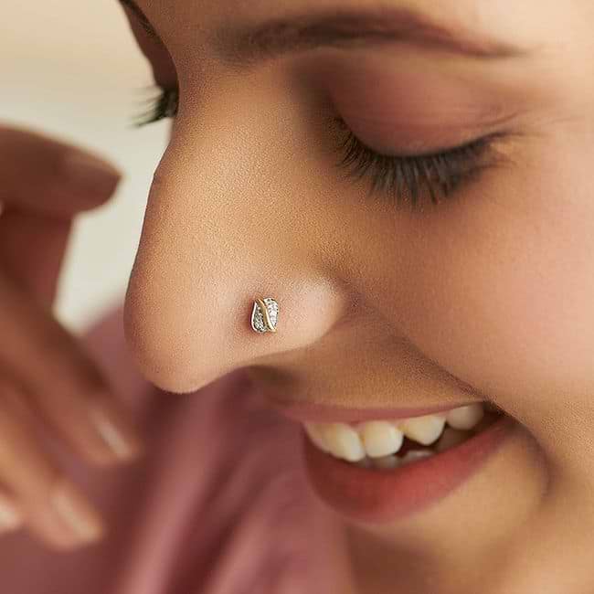 Mia nose pin online