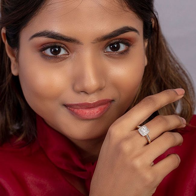 Adjustable ring caratlane store