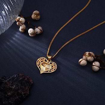 Chavvi Gold Pendant