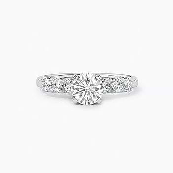 Flashy Lucullan Solitaire Ring