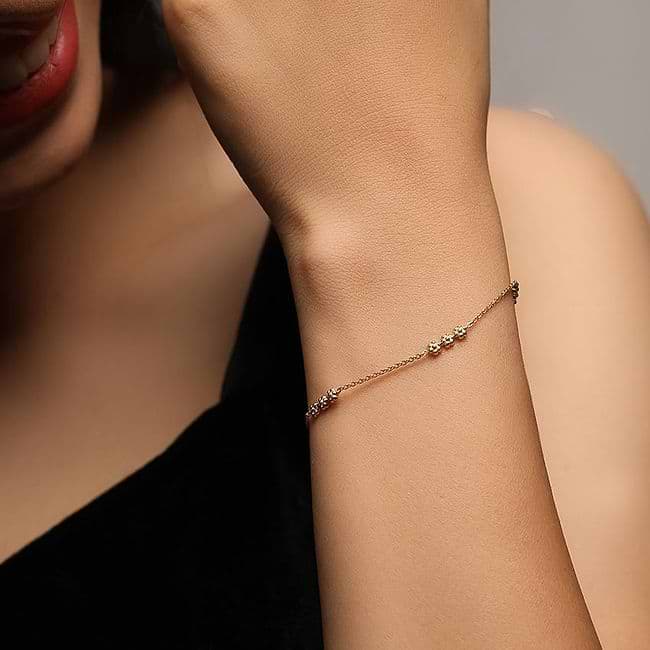 Caratlane gold bracelet discount