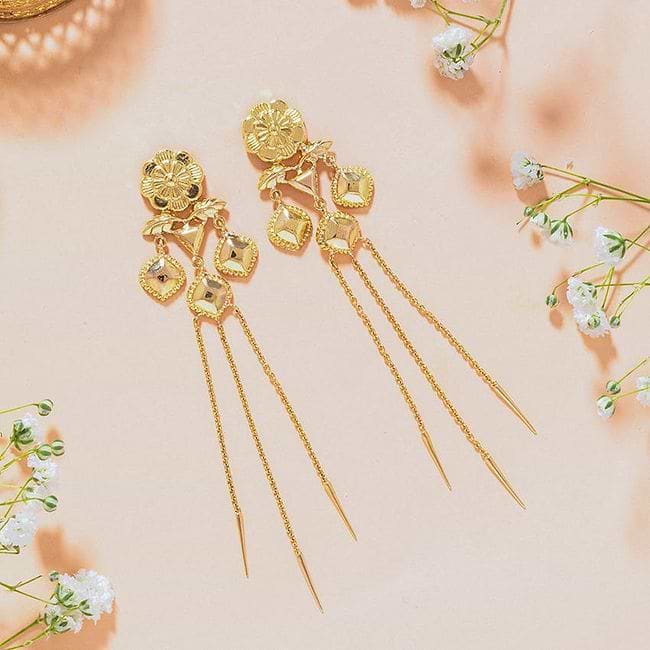 Caratlane gold studs hotsell