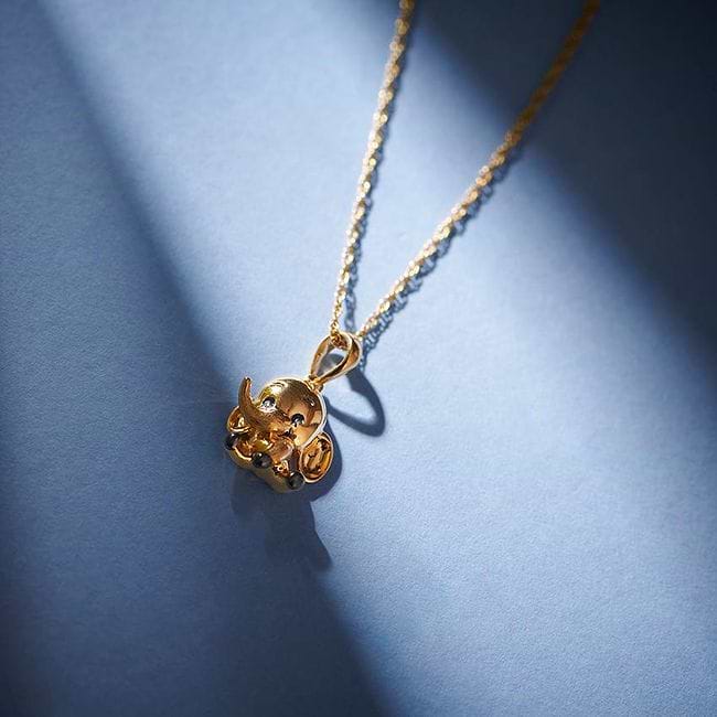 Baby gold pendant price deals