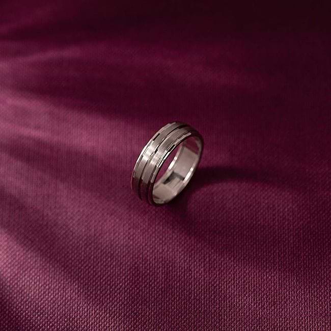 Platinum love bands caratlane hotsell