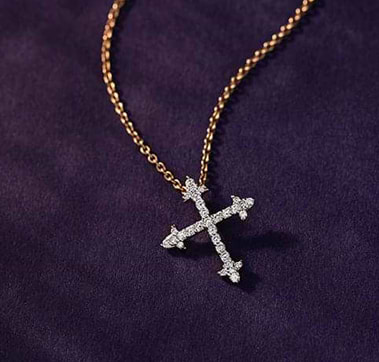Cruz Diamond Cross Pendant